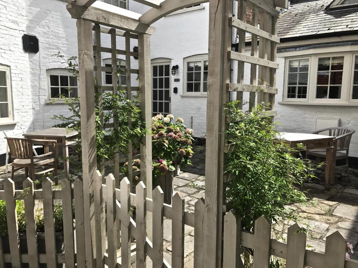 Courtyard Cottages Lymington, 2 Adults Only Exterior photo
